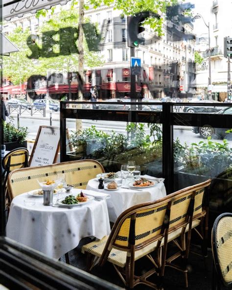 La Coupole, Restaurant Not To Miss In Montparnasse